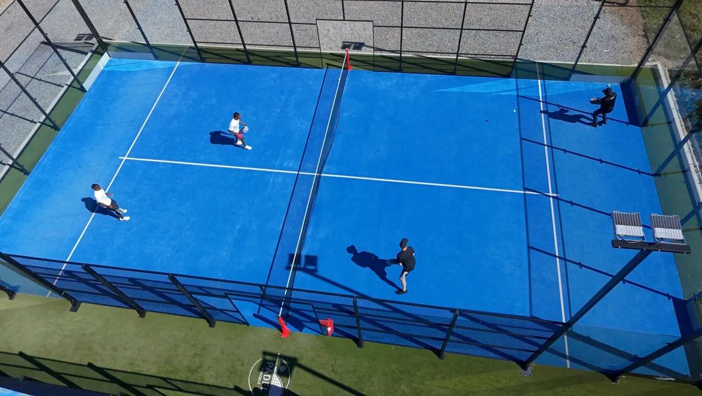Cómo jugar mejor con tu compañero de pádel