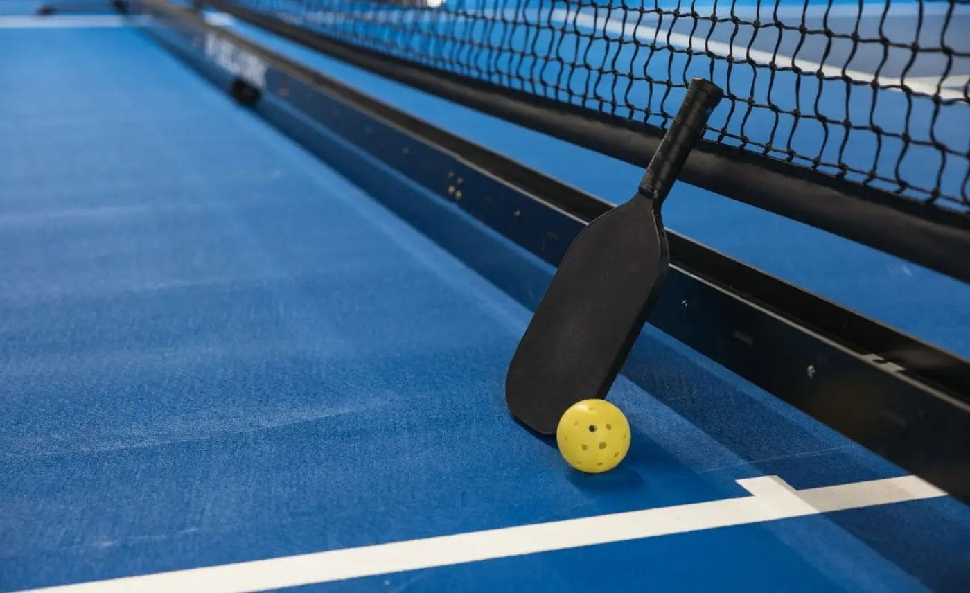 Cómo organizar pickleball en una empresa como actividad de equipo